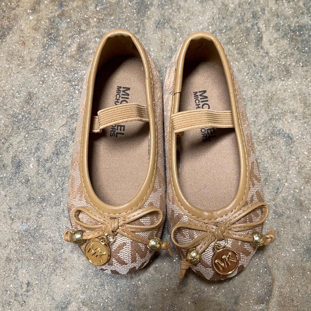 NWOT Michael Kors shoes size 5